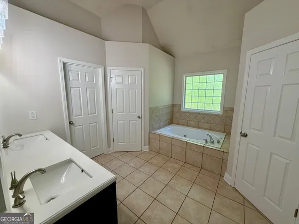 $2,575 | 344 McKibben Drive, Locust Grove, GA 30248