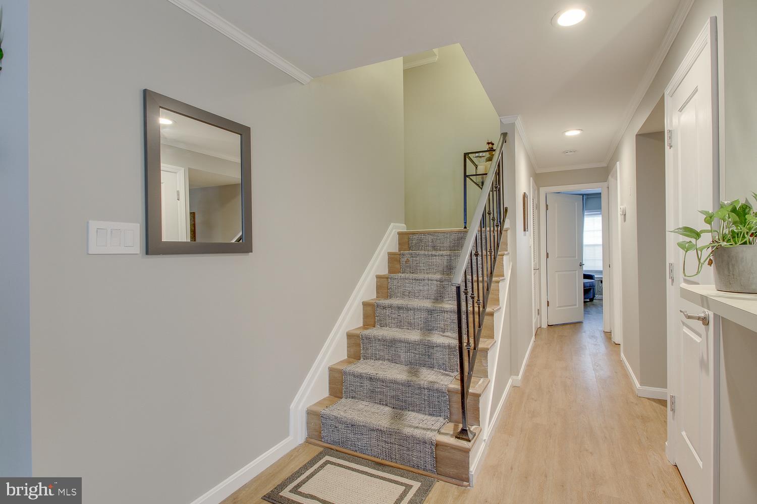 12918 Grays Pointe Road Fairfax, VA 22033 - Photo 4 of 18 Step into your new condo!