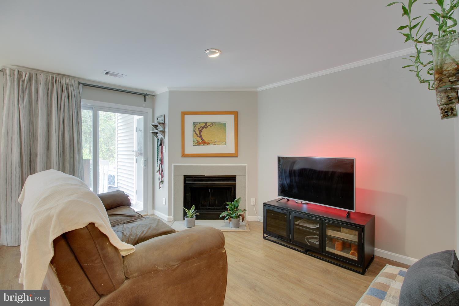 12918 Grays Pointe Road Fairfax, VA 22033 - Photo 5 of 18 Living area