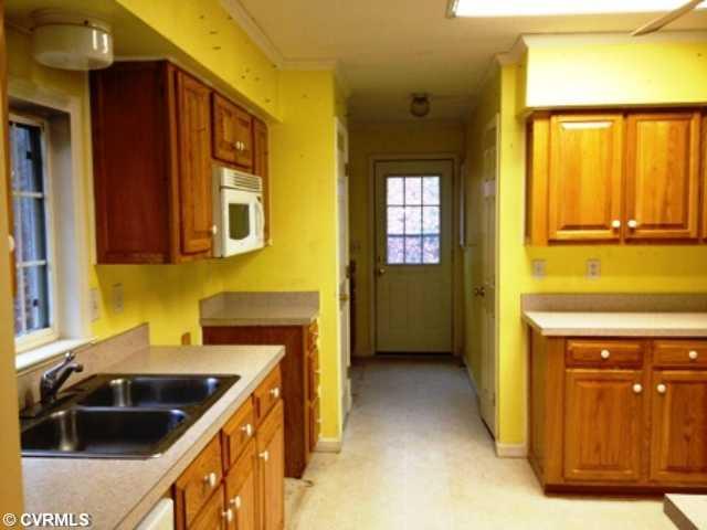9811 Colemans Lake Road Ford, VA 23850 - Photo 6 of 14 Other - Laundry area