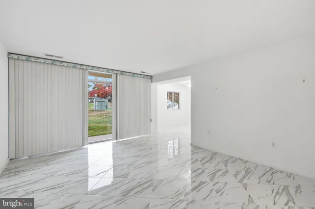 $219,900 | 18701 Walkers Choice Road, Unit 18701, Gaithersburg, MD 20886