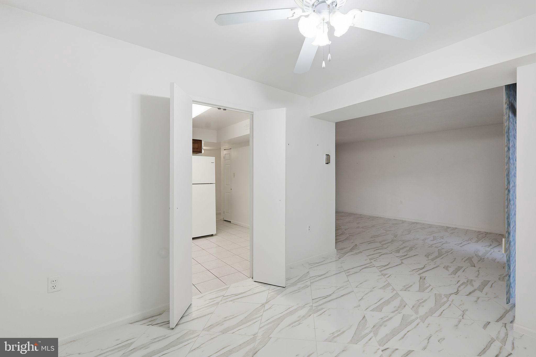 18701 Walkers Choice Road, Unit 2 Gaithersburg, MD 20886 - Photo 3 of 10 Dining Room