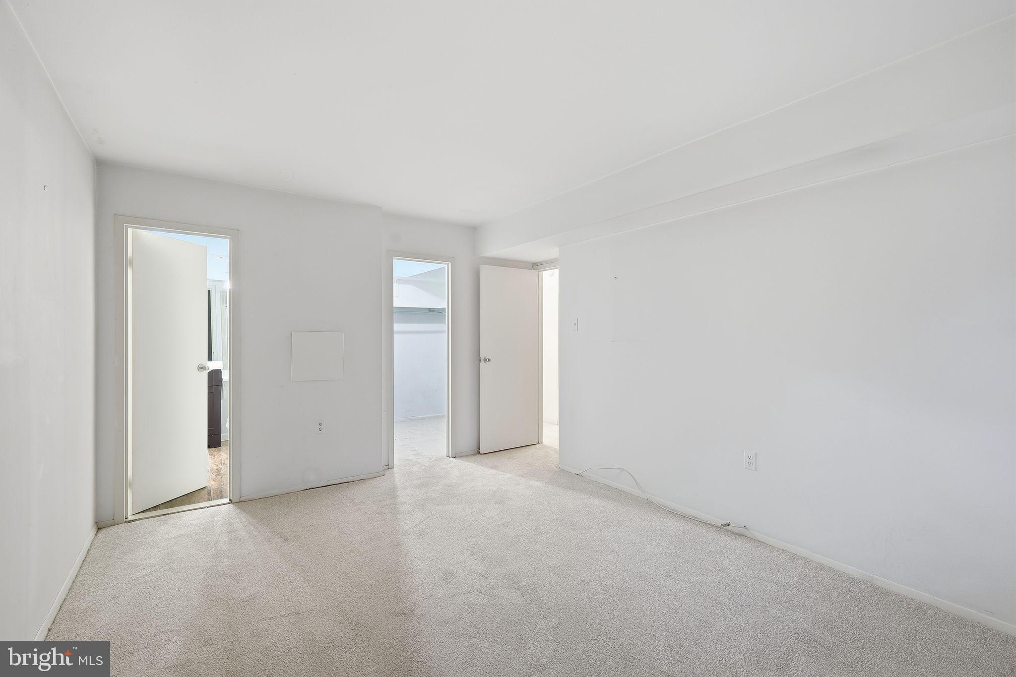 18701 Walkers Choice Road, Unit 2 Gaithersburg, MD 20886 - Photo 5 of 10 Primary Suite