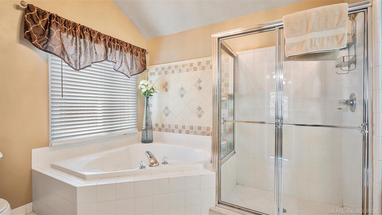1724 Chase Rochester, MI 48307 - Photo 21 of 37 50083026-20.JPG