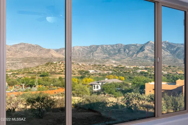 $2,295 | 64568 East Calle Rosa Linda, Tucson, AZ 85739