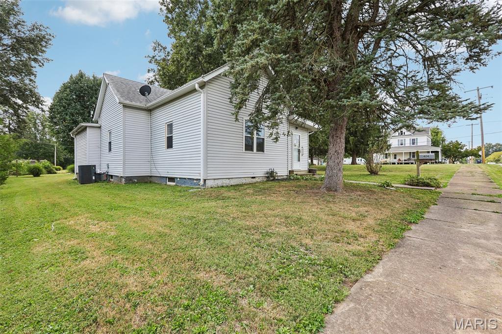 404 East 2nd S Street Mount Olive, IL 62069 - Photo 2 of 21 Gallery Image 2