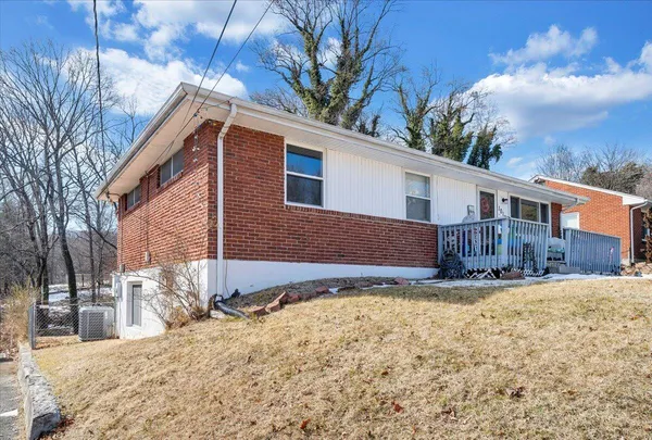 $224,950 | 1019 Rosemary Avenue Southeast, Roanoke, VA 24014