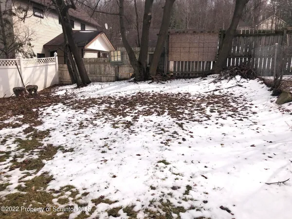 $1,400 | 176 Belmont Street, Carbondale, PA 18407