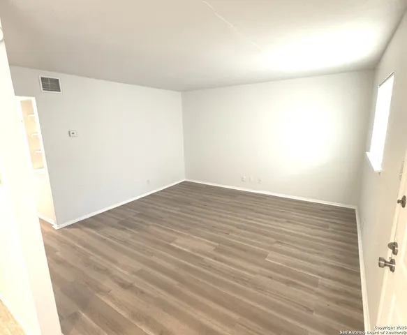 $700 | 2500 Avenue East, Unit 1B, Hondo, TX 78861