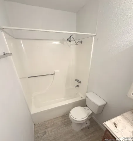 $700 | 2500 Avenue East, Unit 1B, Hondo, TX 78861