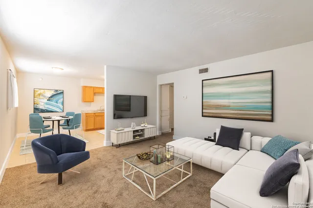 $700 | 2500 Avenue East, Unit 1B, Hondo, TX 78861