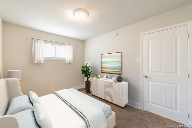 $700 | 2500 Avenue East, Unit 1B, Hondo, TX 78861