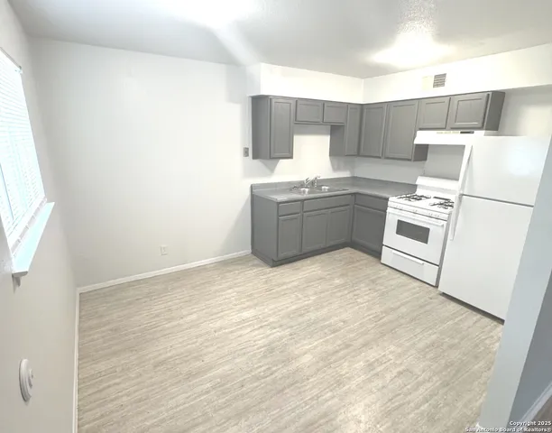 $700 | 2500 Avenue East, Unit 1B, Hondo, TX 78861