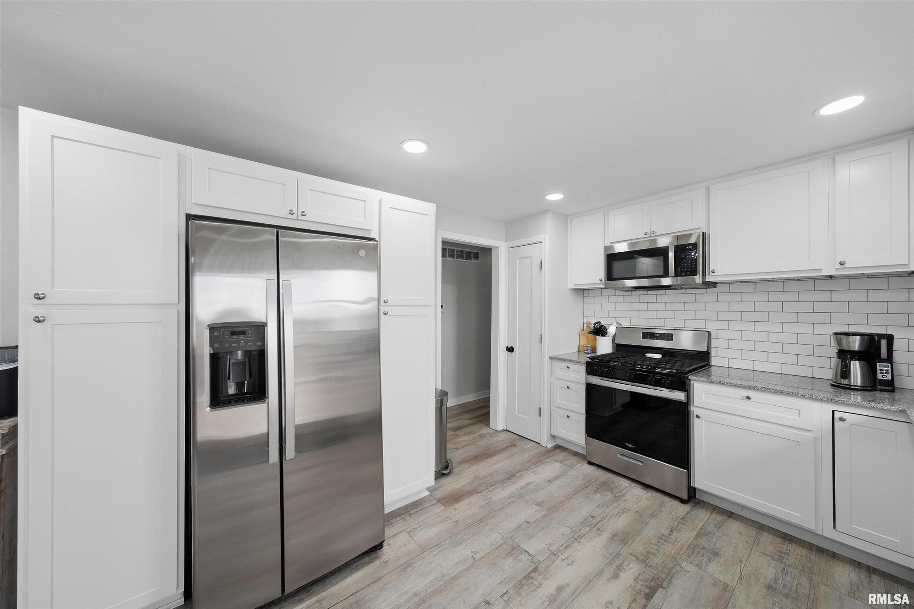 2428 North Lehman Road Peoria, IL 61604 - Photo 12 of 38