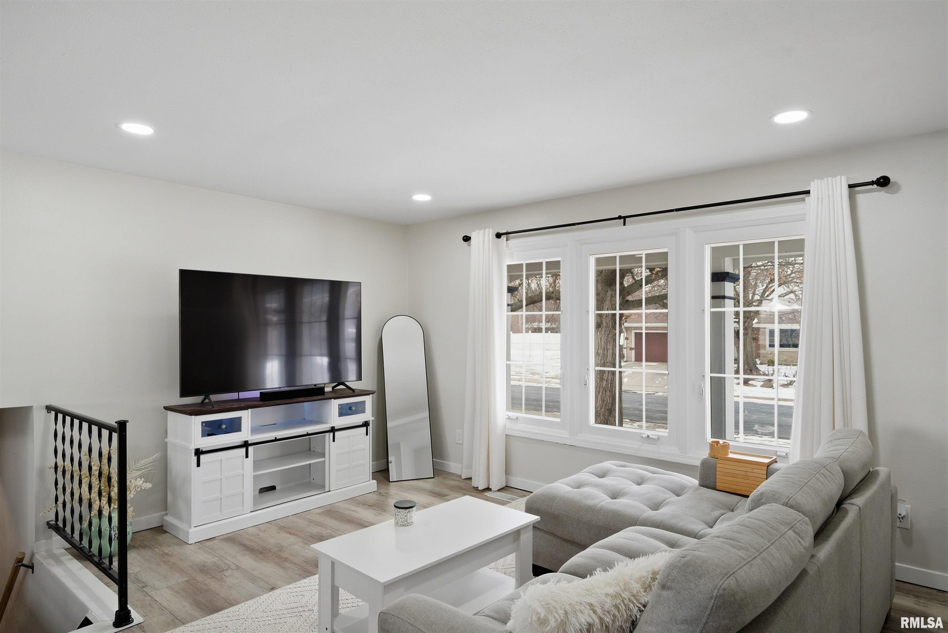 2428 North Lehman Road Peoria, IL 61604 - Photo 4 of 38