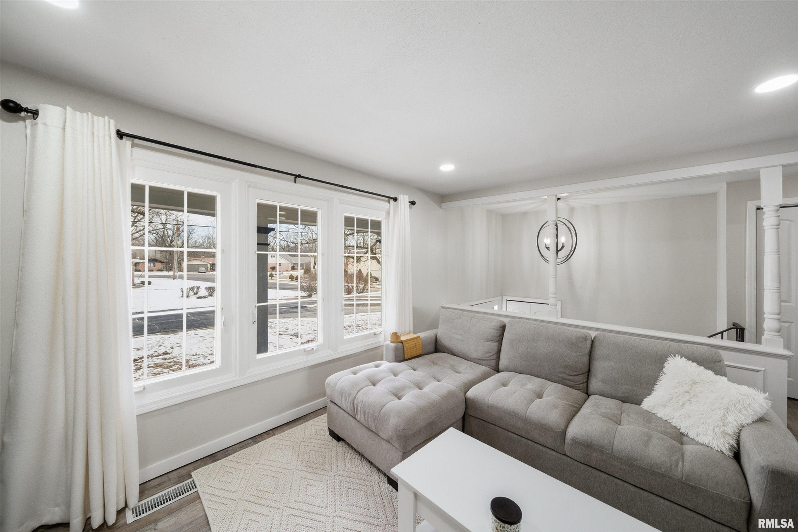 2428 North Lehman Road Peoria, IL 61604 - Photo 6 of 38