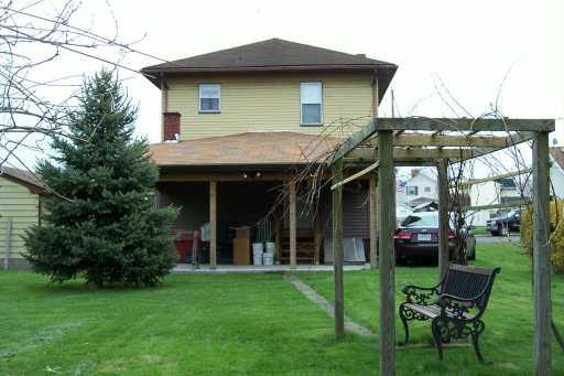 110 Batchelor Street Rochester, PA 15074 - Photo 2 of 8 Yard/Garden.