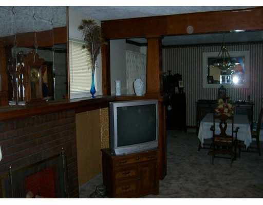 110 Batchelor Street Rochester, PA 15074 - Photo 3 of 8 Living Room.
