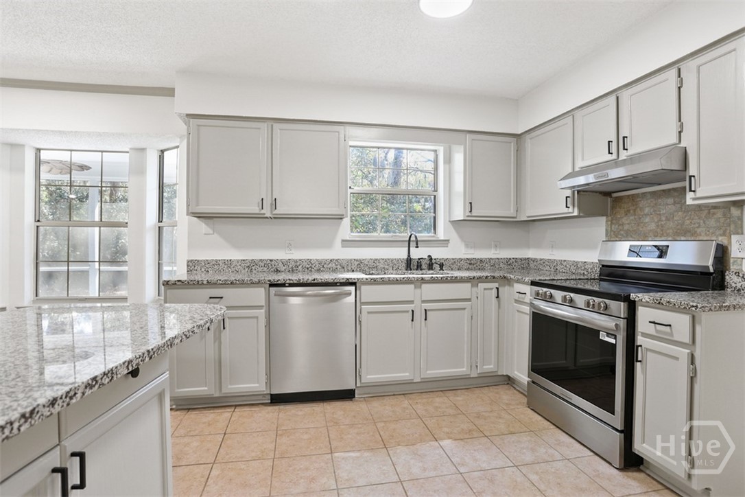 520 Oemler Loop Savannah, GA 31410 - Photo 12 of 36