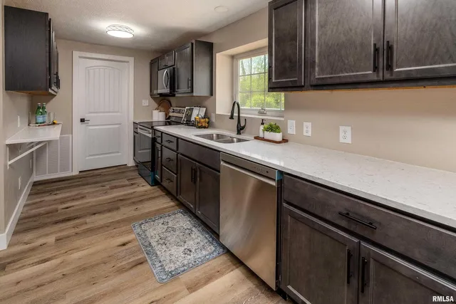 $257,400 | 5157 Herrin Road, Carterville, IL 62918