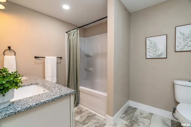 $257,400 | 5157 Herrin Road, Carterville, IL 62918