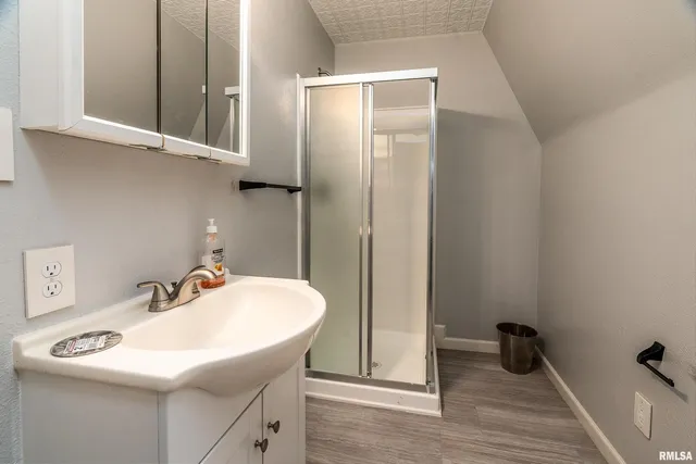 $257,400 | 5157 Herrin Road, Carterville, IL 62918