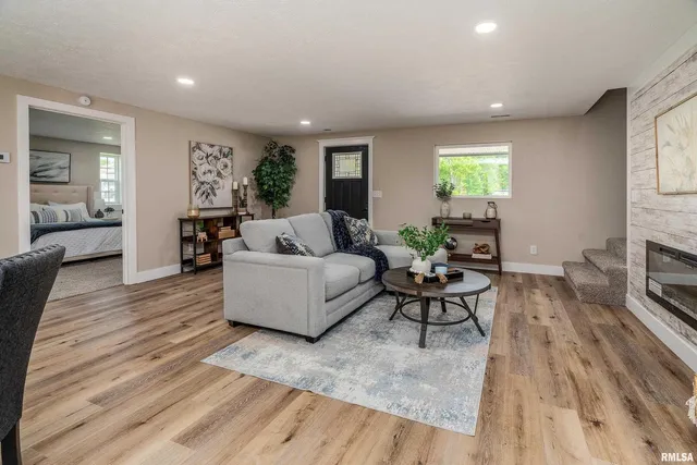 $257,400 | 5157 Herrin Road, Carterville, IL 62918