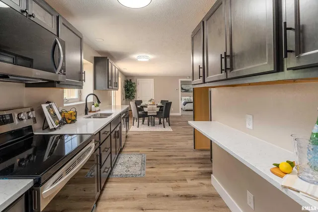 $257,400 | 5157 Herrin Road, Carterville, IL 62918