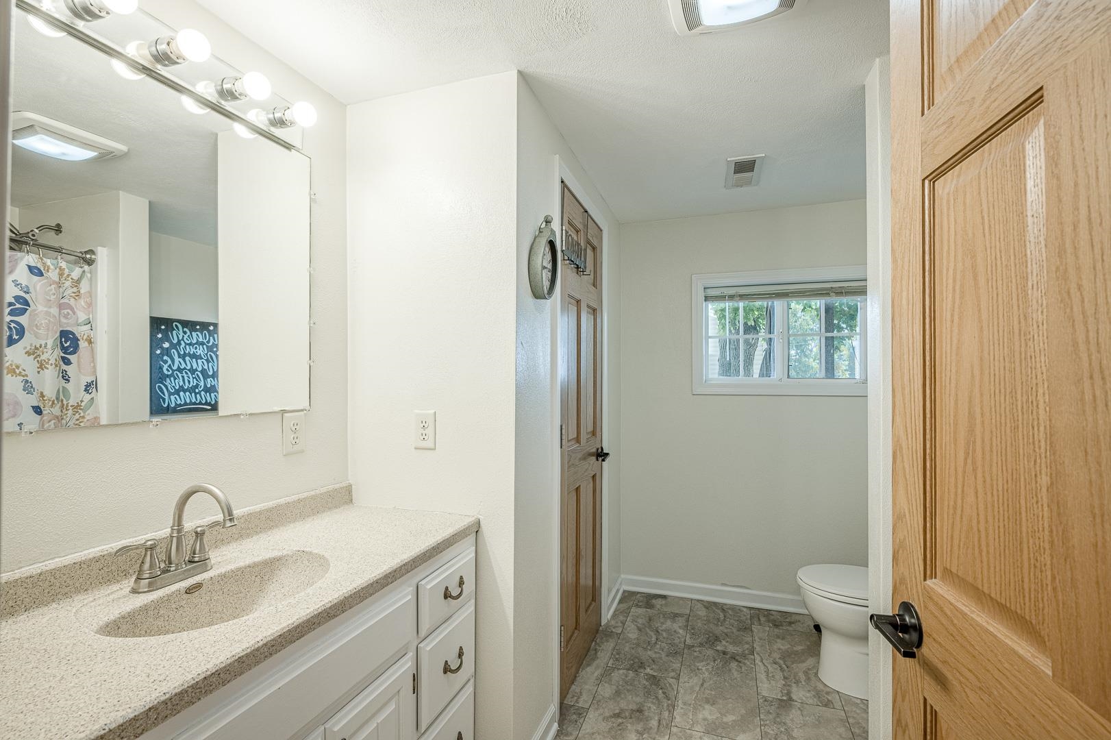 102 Union Street Albany, WI 53502 - Photo 4 of 28