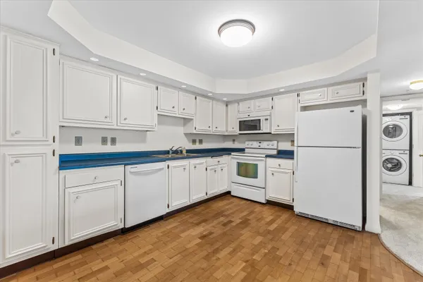 $300,000 | 13335 Watertown Plank Road, Unit 105, Elm Grove, WI 53122