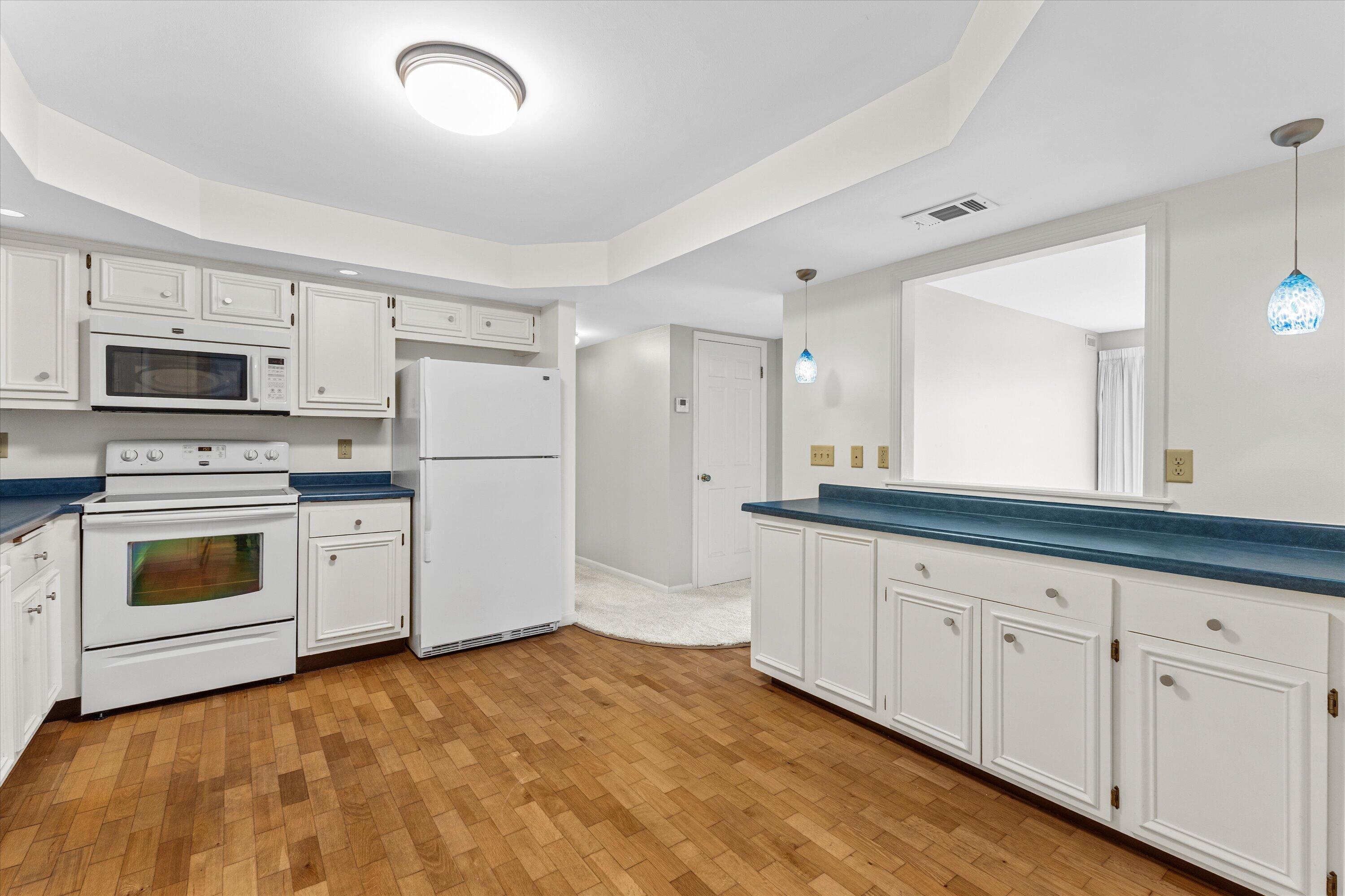 13335 Watertown Plank Road, Unit 105 Elm Grove, WI 53122 - Photo 3 of 37 kitchen