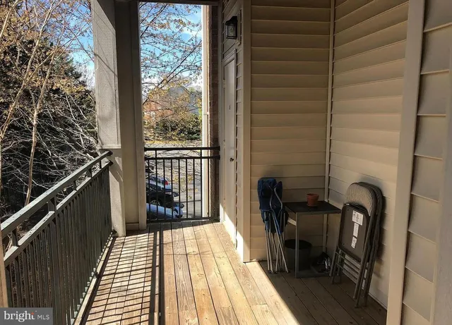 $2,700 | 12140 Garden Grove Circle, Unit 203, Fairfax, VA 22030