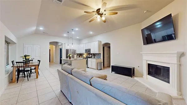 $435,000 | 421 Catherine Lane, Lantana, TX 76226