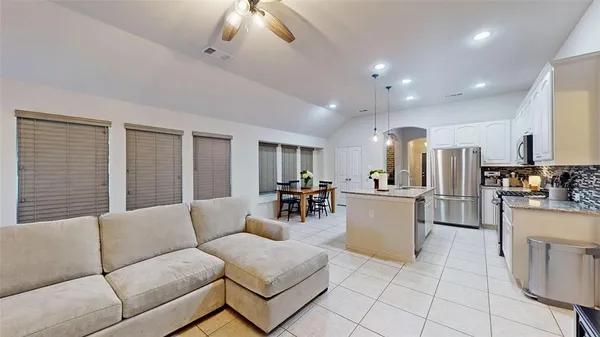 $435,000 | 421 Catherine Lane, Lantana, TX 76226