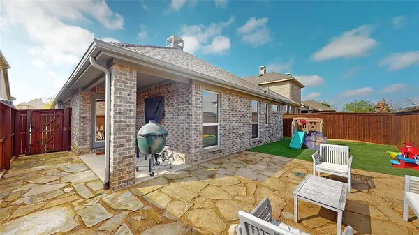$435,000 | 421 Catherine Lane, Lantana, TX 76226