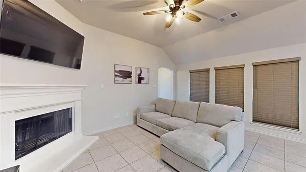 $435,000 | 421 Catherine Lane, Lantana, TX 76226