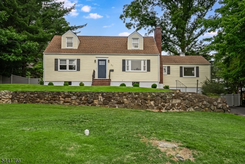 27 Dogwood Road Morris Plains, NJ 07950 - Photo 1 of 25