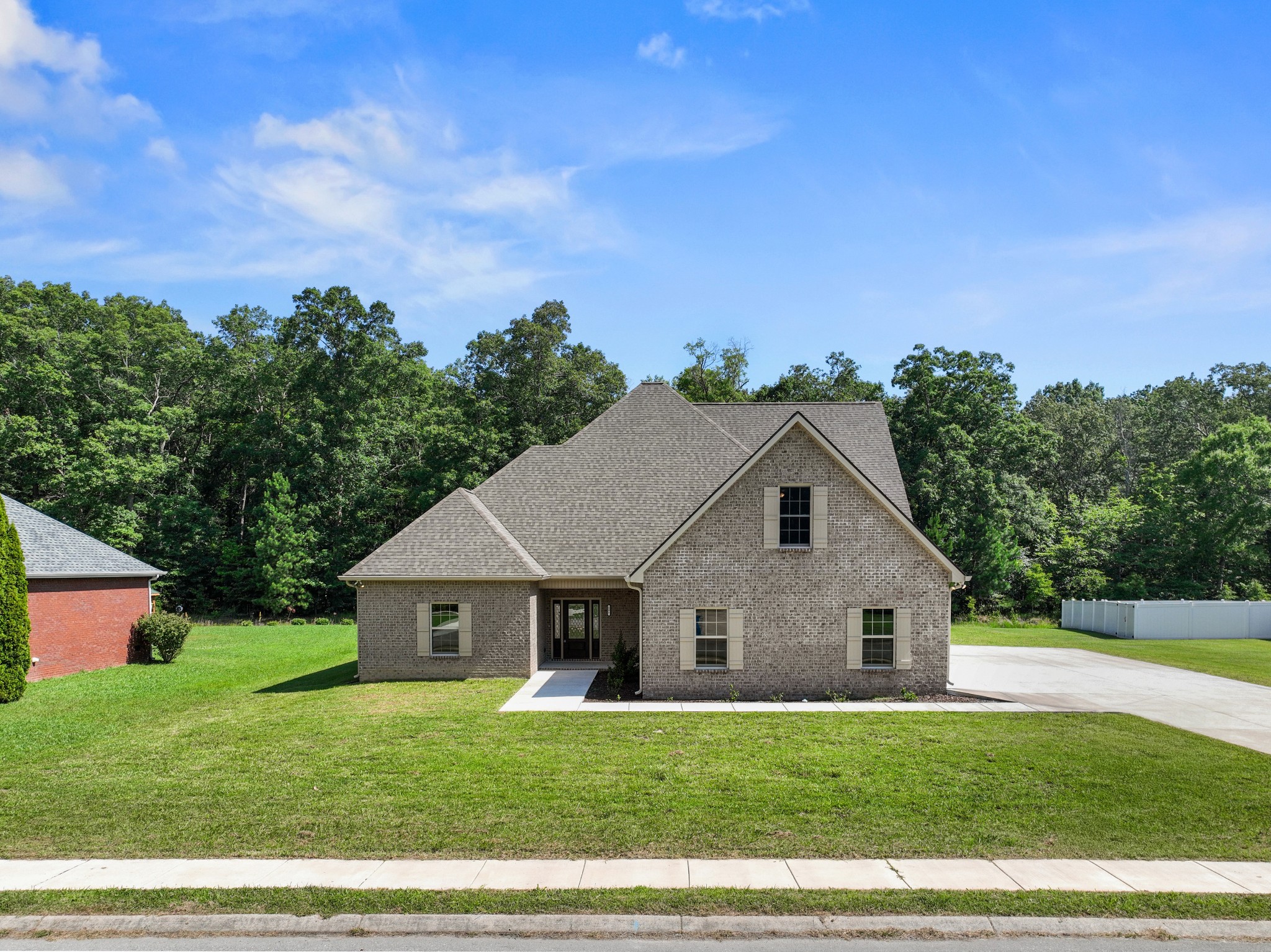195 Hamilton Court Manchester, TN 37355 - Photo 2 of 43