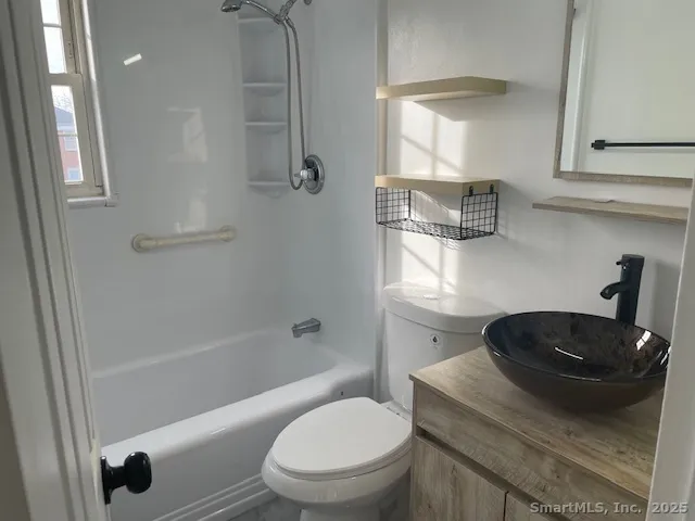 $2,600 | 6 Revere Drive, Unit 4, Stamford, CT 06902