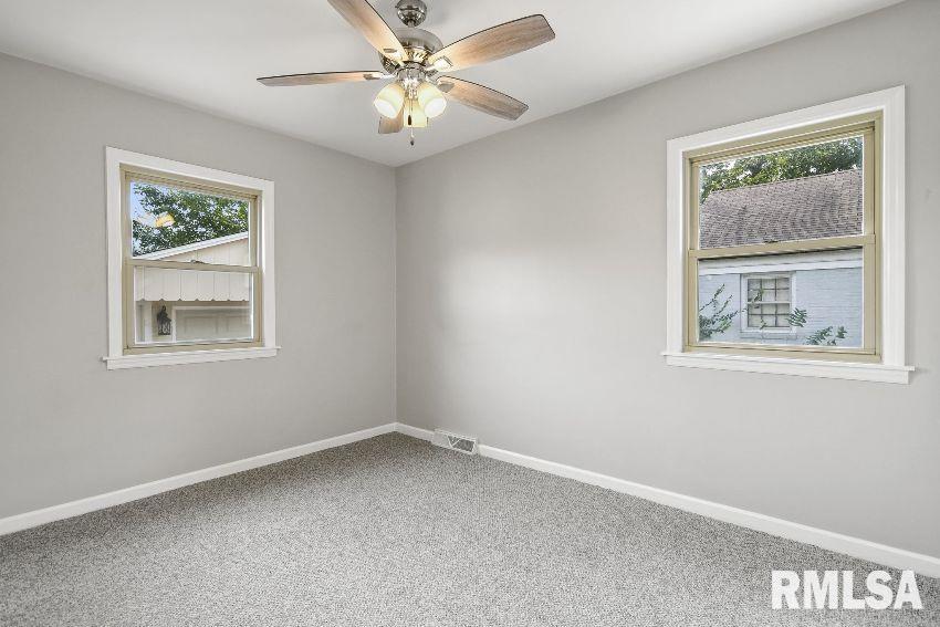 1827 Shady Crest Street Decatur, IL 62521 - Photo 12 of 26 Gallery Image 12