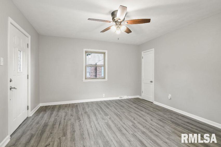 1827 Shady Crest Street Decatur, IL 62521 - Photo 3 of 26 Gallery Image 3