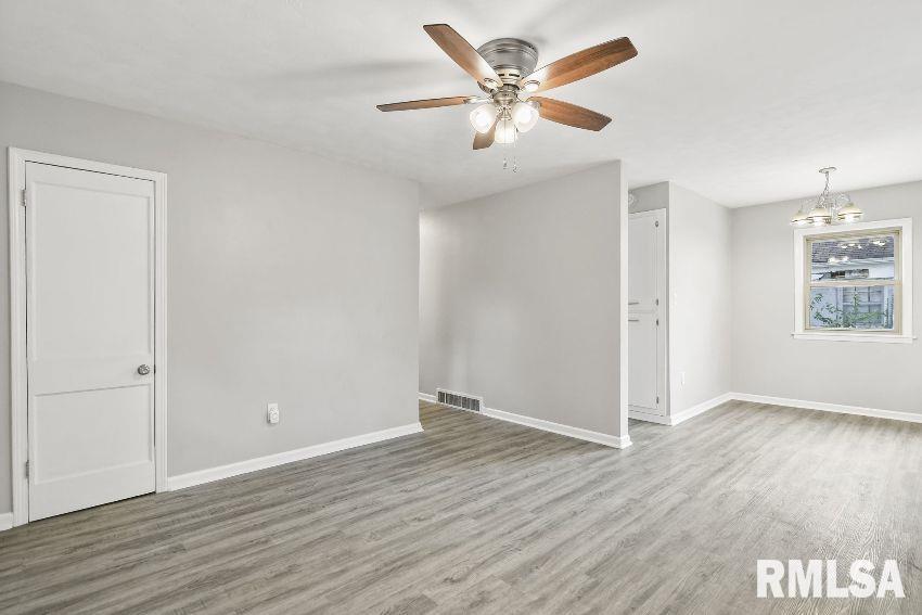 1827 Shady Crest Street Decatur, IL 62521 - Photo 4 of 26 Gallery Image 4