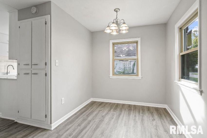 1827 Shady Crest Street Decatur, IL 62521 - Photo 5 of 26 Gallery Image 5