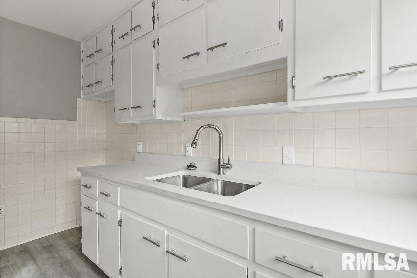 1827 Shady Crest Street Decatur, IL 62521 - Photo 6 of 26 Gallery Image 6