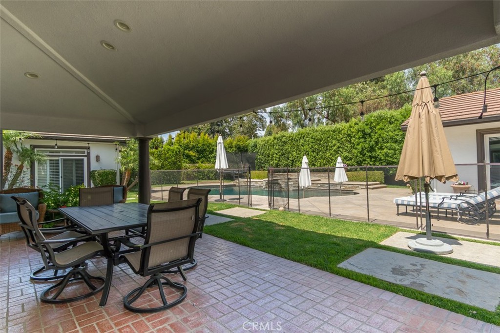 586 Valley Gate Road Simi Valley, CA 93065 - Photo 49 of 57 Backyard