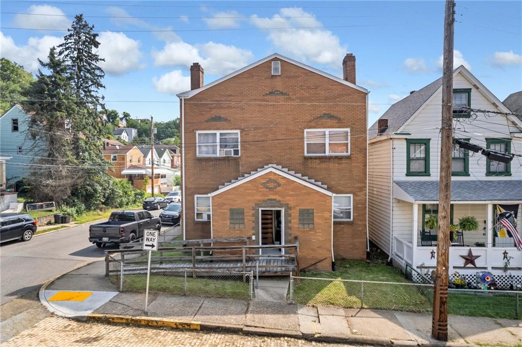 801 8th Street McKees Rocks, PA 15136 - Photo 3 of 29