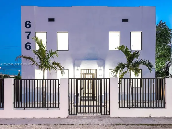 $2,000 | 676 Northwest 47th Street, Unit 4, Miami, FL 33127