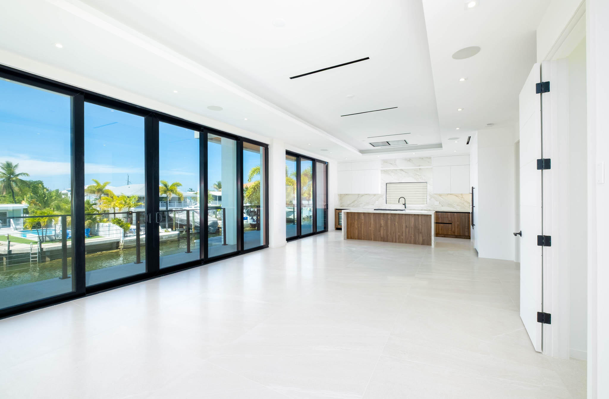 301 Buttonwood Circle, Unit A Key Largo, FL 33037 - Photo 16 of 65 Living Room