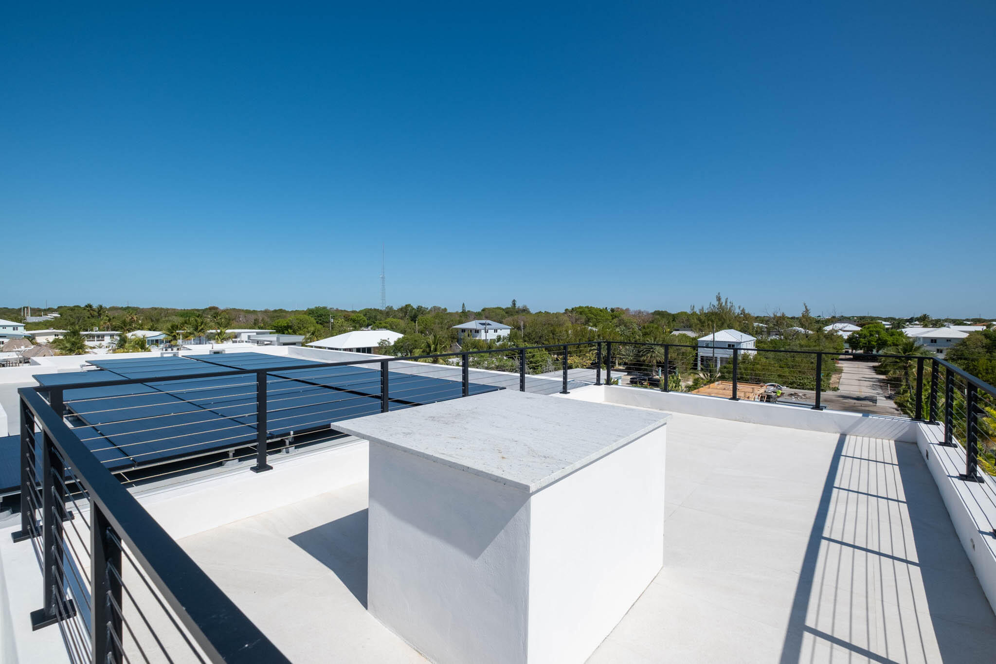 301 Buttonwood Circle, Unit A Key Largo, FL 33037 - Photo 28 of 65 Rooftop Deck