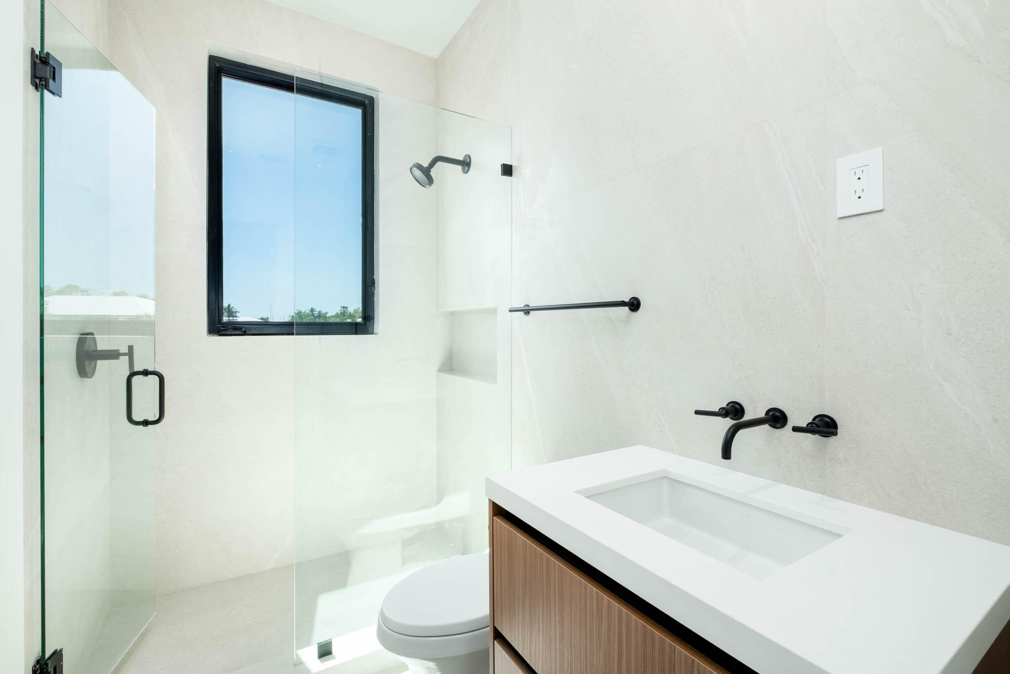 301 Buttonwood Circle, Unit A Key Largo, FL 33037 - Photo 36 of 65 3rd Bathroom